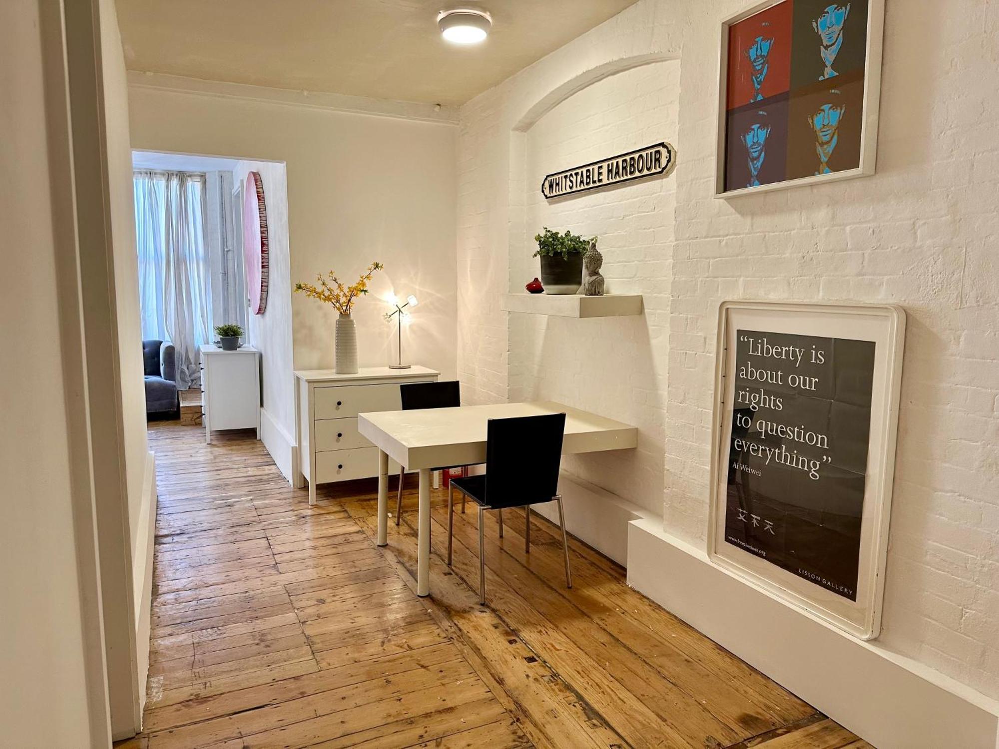 Bright Large Double Bedroom Flat * Londra